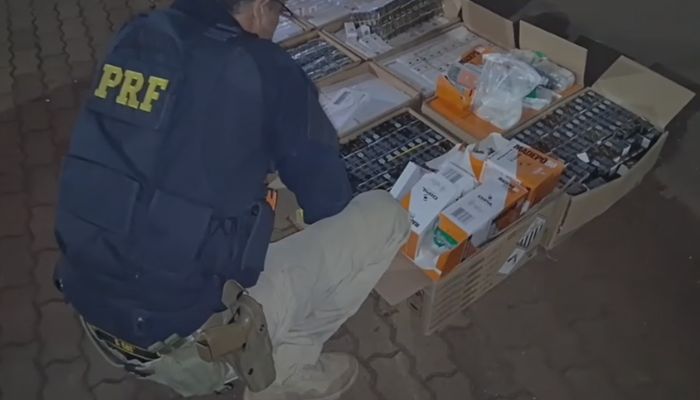 PRF apreende carga de medicamentos e anabolizantes ocultos em caixas de inseticida na BR-277, em Cascavel
